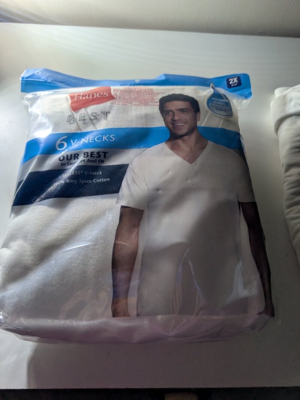 Mens 6-pack of Short Sleeve V-Neck Cotton Tagless T-Shirts, size 2XLarge